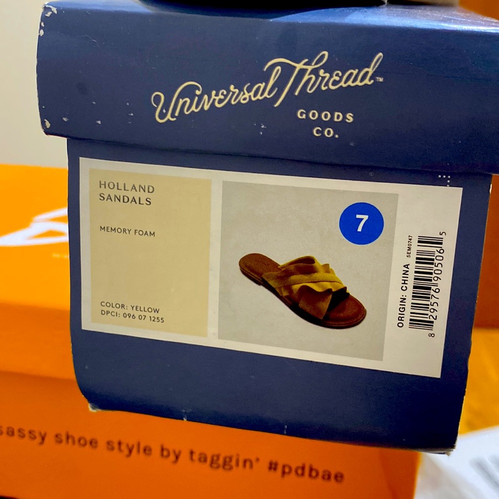 Universal Thread Holland Sandal - Picture 2 of 3